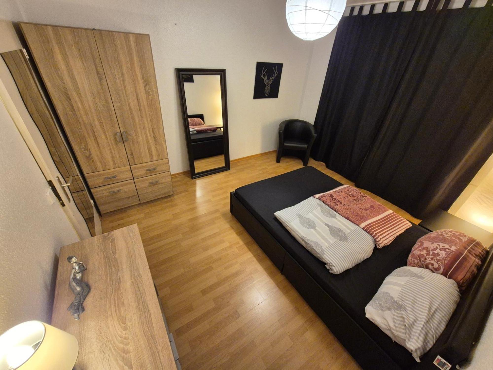 Schoene 3 Schlafzimmer Wohnung Mit 4 Dopplbetten Berlín Exterior foto
