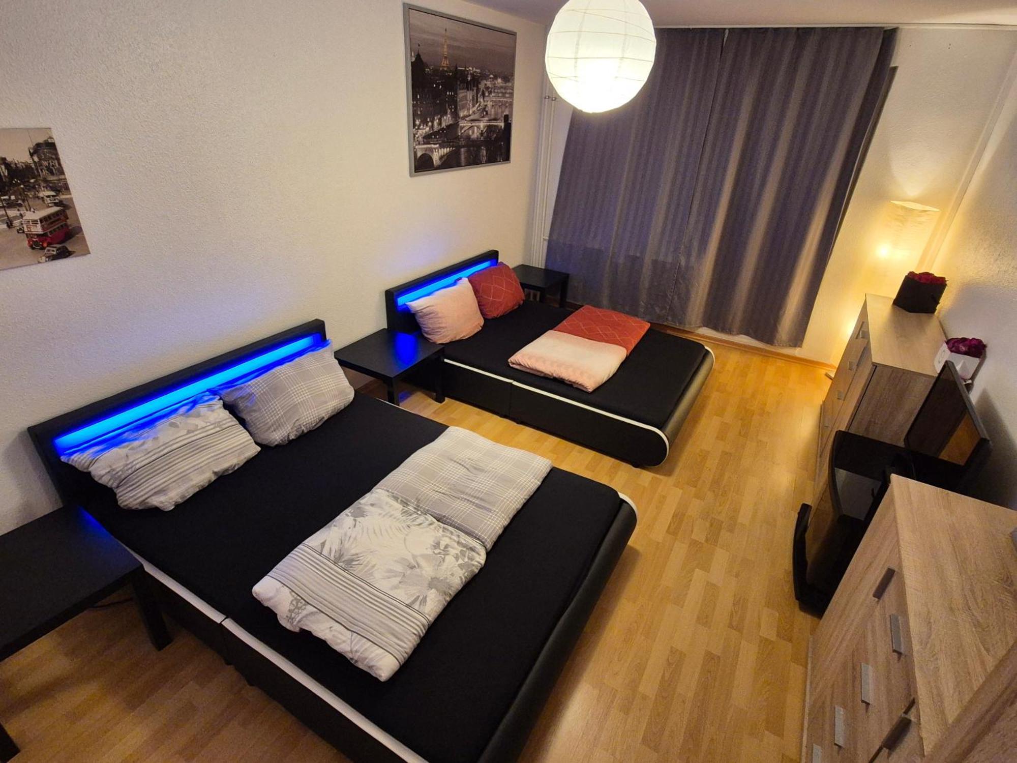Schoene 3 Schlafzimmer Wohnung Mit 4 Dopplbetten Berlín Exterior foto